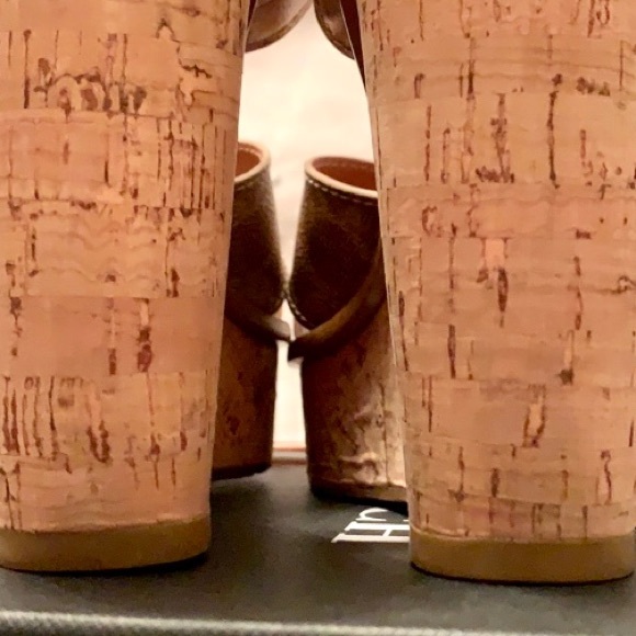 COACH Logo embossed wedge sandal - Picture 3 of 9